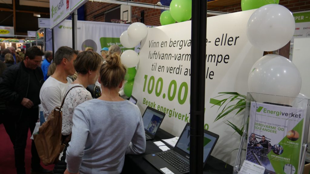 Mange messedeltagere ville være med i konkurransen vår for å vinne 100.000,- til en bergvarmepumpe eller luft/vann-varmepumpe