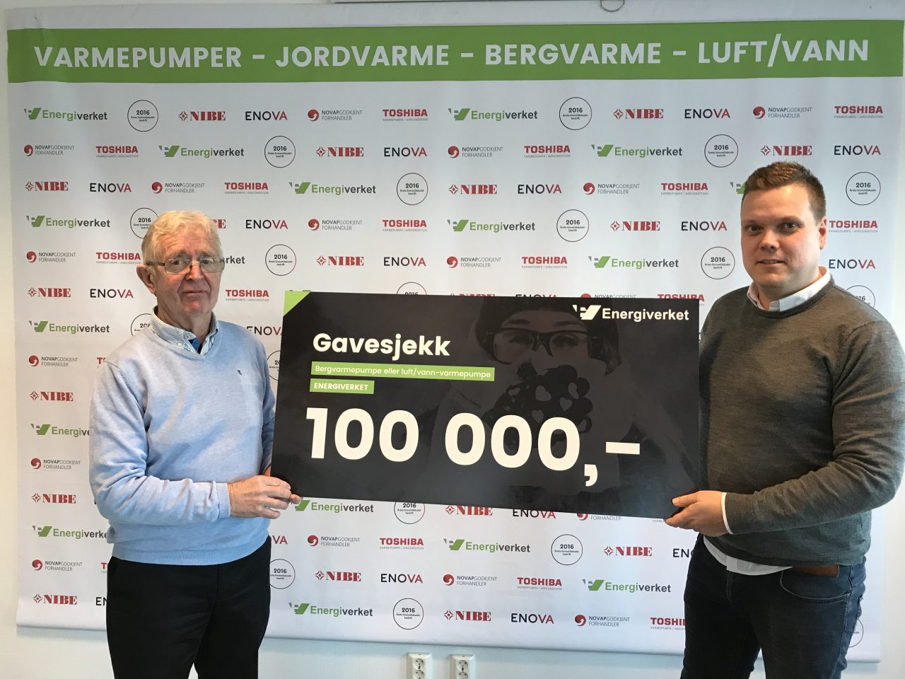 Finn-Roald Schie fra Rakkestad ble vinneren av konkurransen vår Vinnvarme.no, og vant med det et gavekort på 100.000,- fra Energiverket, det er mye god varme.